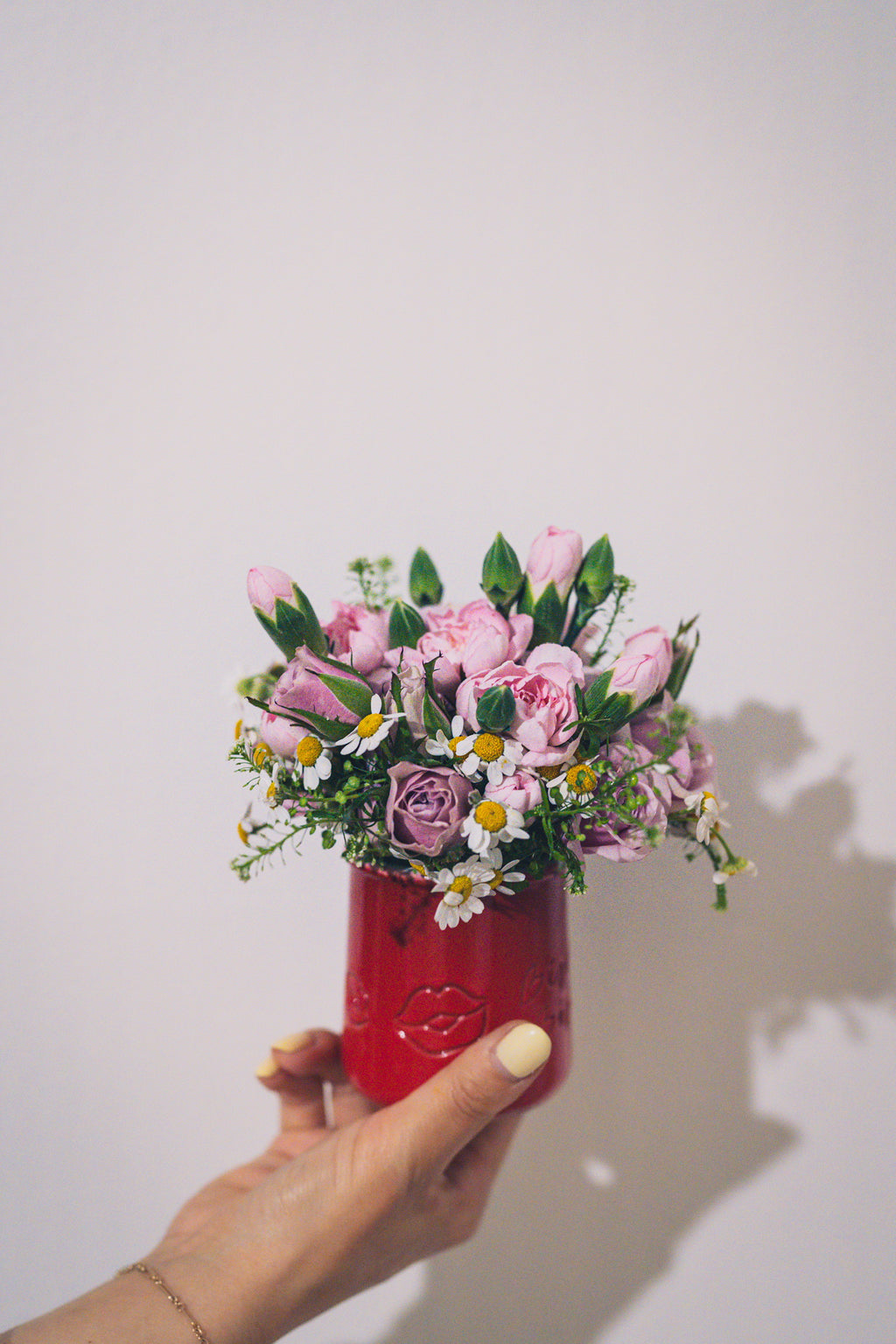 Minimalist centerpiece